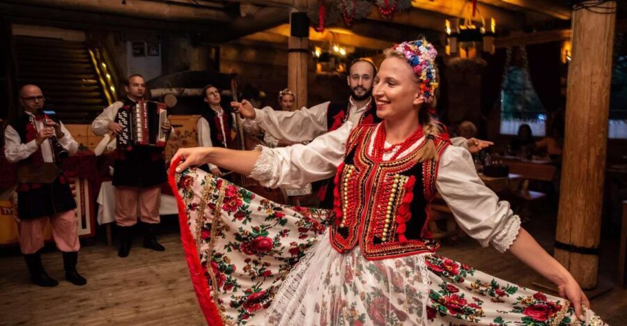 Evening Folk Show, singing, dancing and delicious food! - Krakow to Kryspinów: easy ride, real-country timing