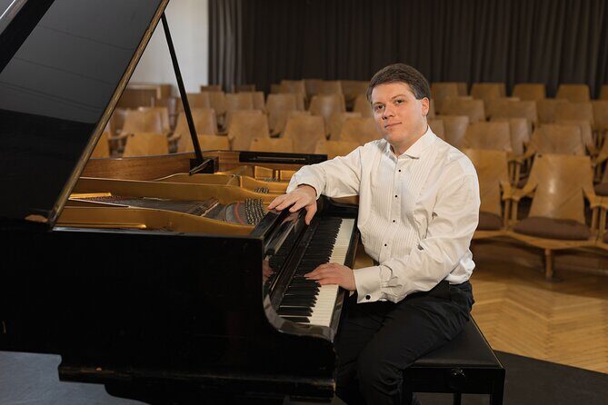 Everyday Chopin Concert at 7 PM with candlelight by the Castle - Should you book this Chopin concert at 7 PM?