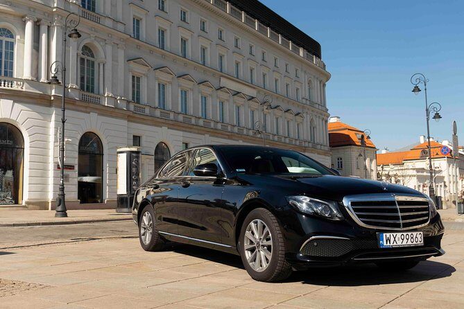 First class Warsaw Airport Transfer (WAW) - Timing, Delays, and the Included One-Hour Airport Wait