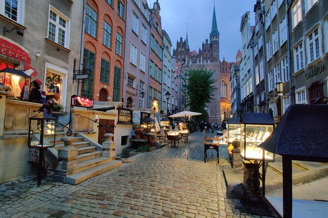 First Time in Gdańsk? Private Tour of Old Gdańsk’s Highlights - Pickup, Meeting Point, and How the Group Size Affects Price