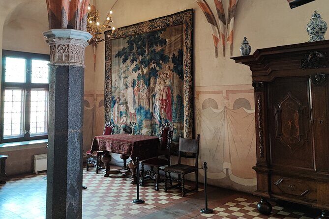 From Gdansk Malbork Castle Guided Tour with Hotel Pick Up - What you don’t get: lunch and a private guide