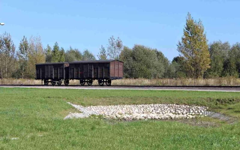 From Kracow: Auschwitz Complex Alternative Tour - Commandant’s villa and gravel pits: punishment where the ground has a story