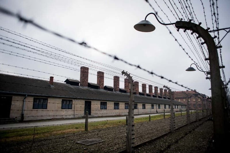 From Krakow: Auschwitz-Birkenau Day Tour with Pickup - Timing, Walking Pace, and the Bus Connections That Can Make or Break Your Day