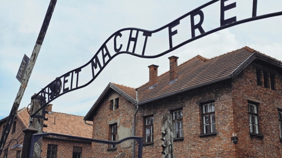 From Krakow: Auschwitz-Birkenau Guided Tour, Several Options - Auschwitz I: Entering Through the Arbeit macht frei Gate