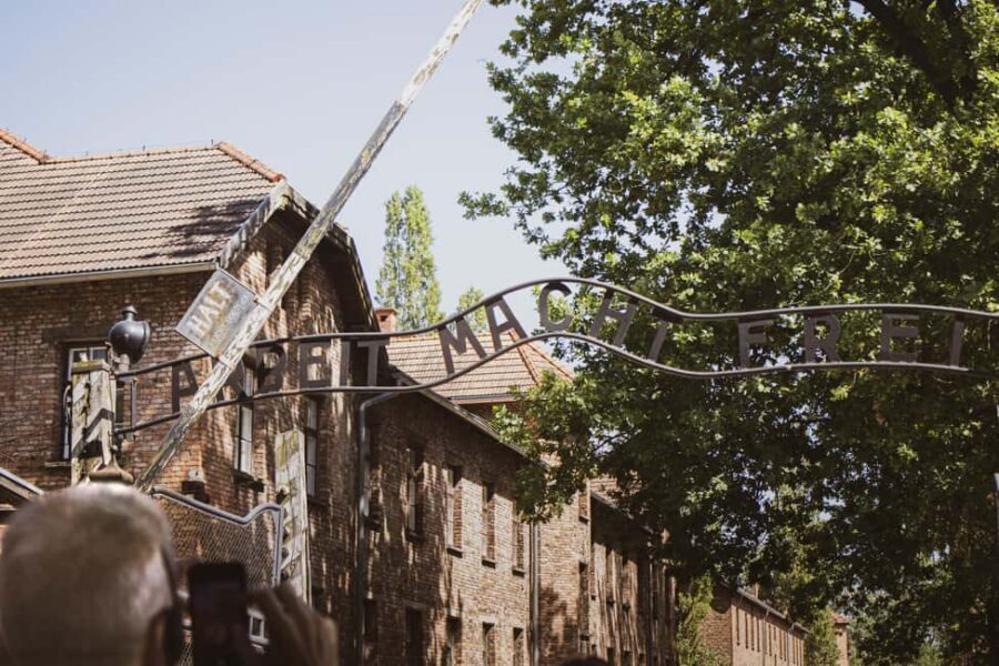 From Krakow: Auschwitz-Birkenau Live Guided Tour & Pickup - Arrival at Auschwitz I: Getting Oriented Under the Gate