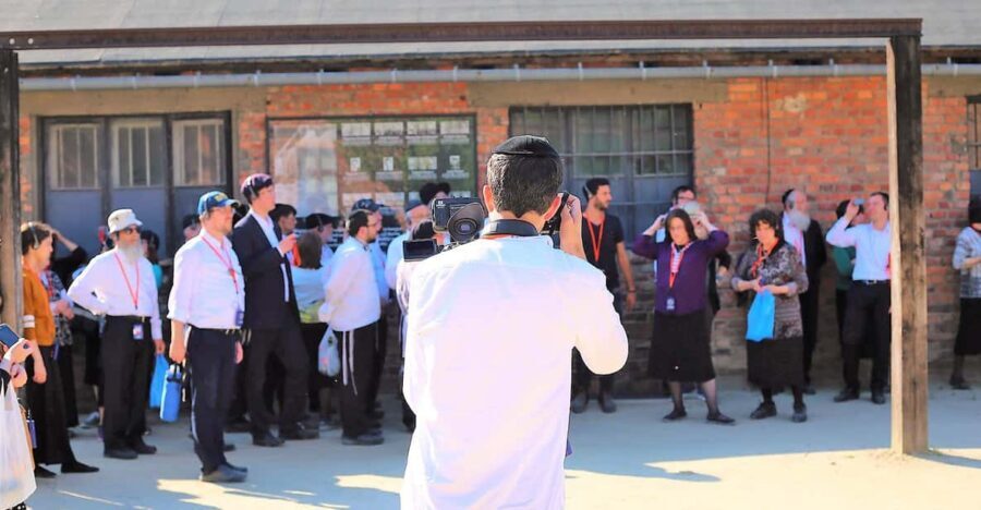 From Krakow: Auschwitz Birkenau Small Group Tour with Pickup - Krakow to Auschwitz: why the day starts so early