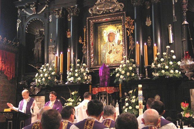 From Krakow: Black Madonna of Czestochowa Sanctuary - Guided Tour - Arriving at Jasna Góra: The Black Madonna Sanctuary in Context