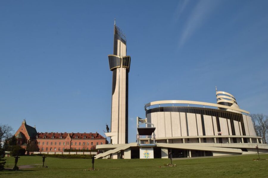 From Krakow: Częstochowa, Black Madonna and Lagiewniki Tour - Key things to know before you go