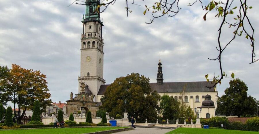 From Krakow: Częstochowa, Black Madonna and Lagiewniki Tour - How the guide experience shapes the whole day