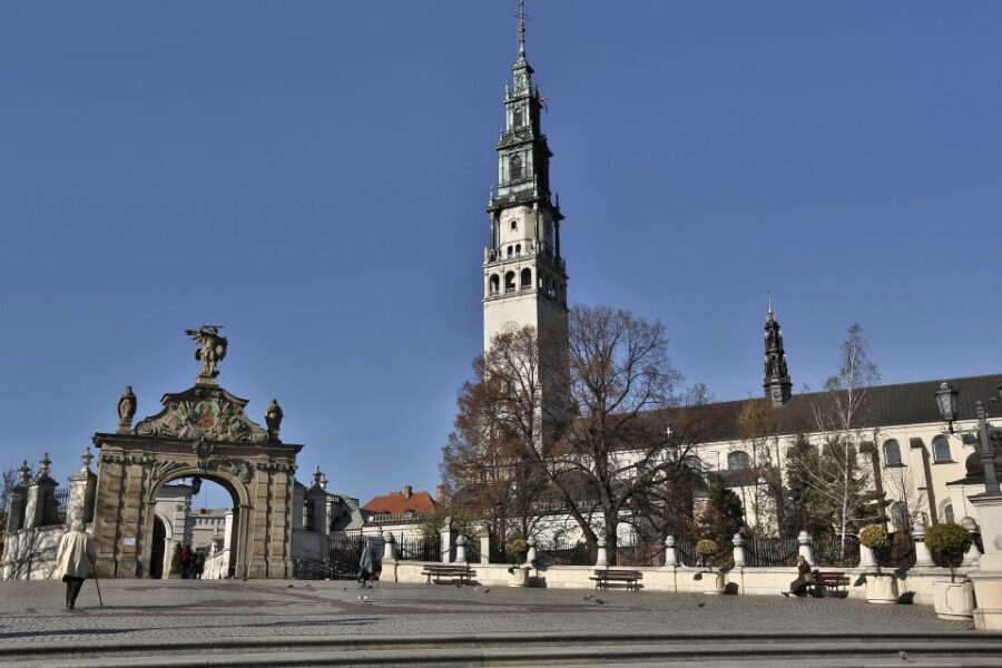 From Krakow: Częstochowa "Black Madonna" Day Tour - Key highlights worth centering your day