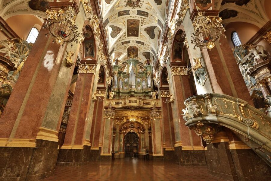 From Krakow: Częstochowa "Black Madonna" Day Tour - What to wear and bring (so you don’t get stuck)