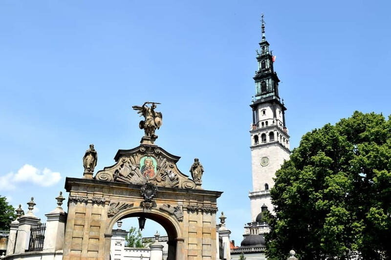 From Krakow: Czestochowa Monastery Private Tour - Entering the monastery grounds and finding your bearings