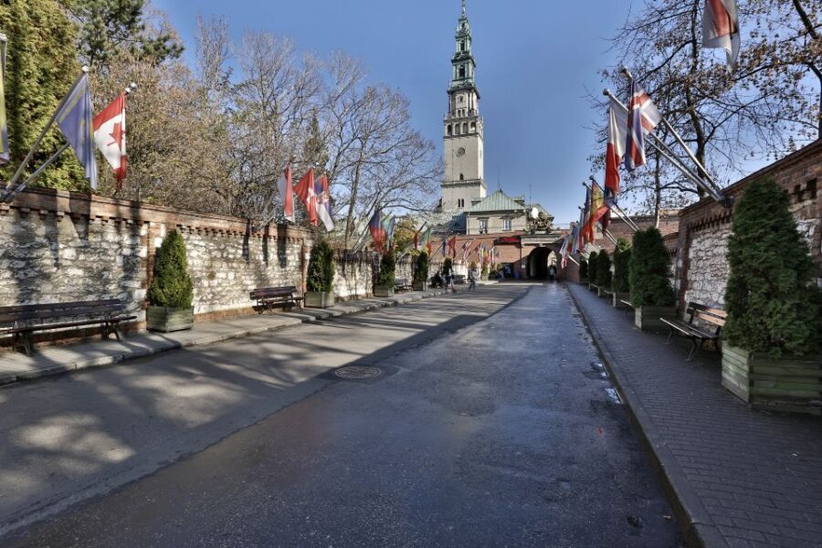 From Krakow: Czestochowa - The Black Madonna - The Trail of the Eagles’ Nests: A Scenic Story Between Stops