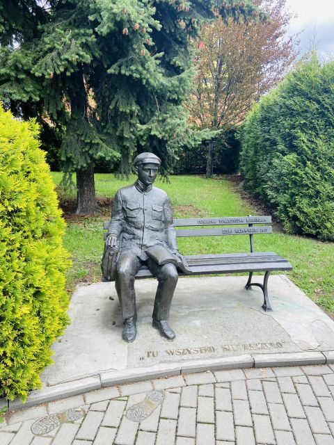From Krakow: Full-Day Wadowice & Czestochowa Tour - Kremowka and lunch: making the day’s breaks do real work