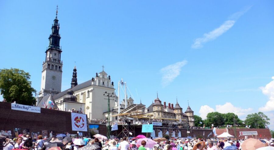 From Krakow: Full-Day Wadowice & Czestochowa Tour - How long is enough: the 9-hour structure and best pacing mindset