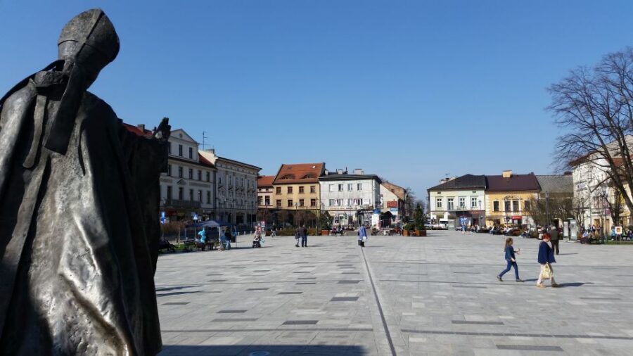 From Krakow: Full-Day Wadowice & Czestochowa Tour - Museum of John Paul II: how the visit stays meaningful in 90 minutes
