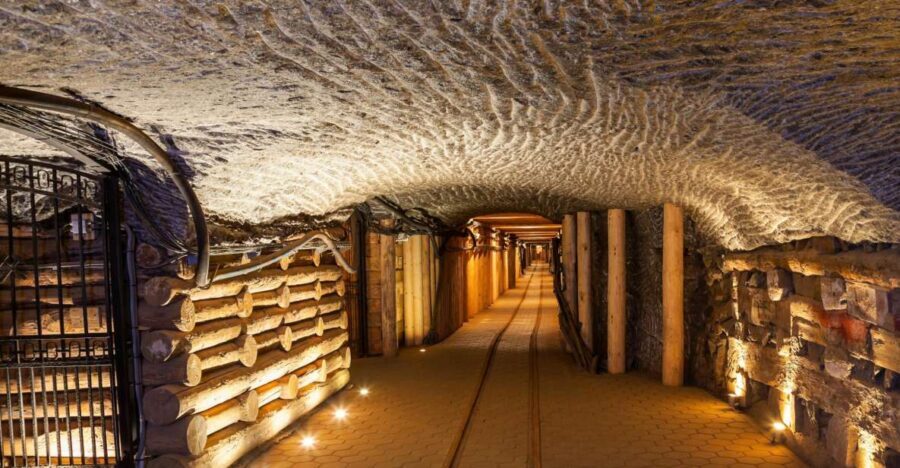 From Krakow: Guided Wieliczka Salt Mine Tour - The first big moment: 400 steps down and how to dress for the mine’s temperature