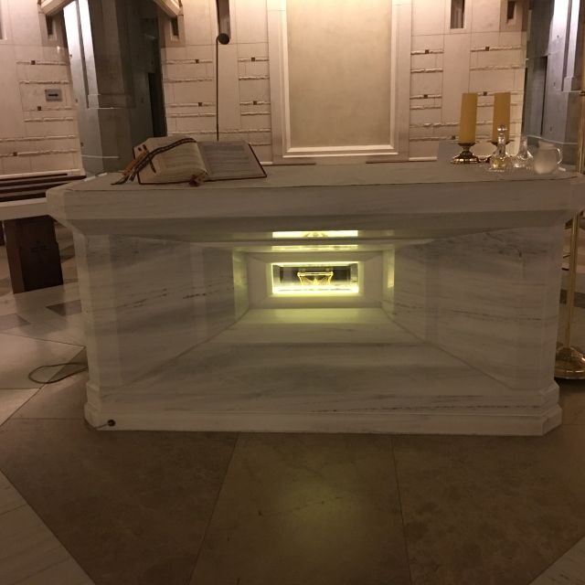 From Krakow: In the Footsteps of John Paul II - Wadowice Childhood Sites: Baptism, Birthplace Museum, and Audioguide Time