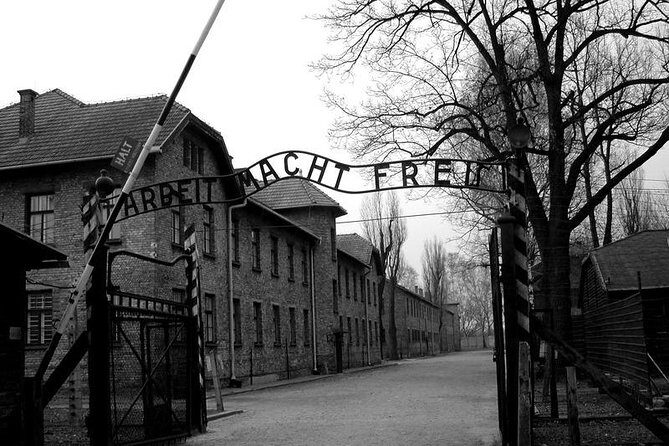 From Krakow: Private Transfer to Auschwitz-Birkenau - Pickup and meeting points: how to avoid the day-before scramble