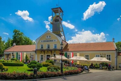 From Krakow: Salt Mine Guided Tour with Transfer - Getting to the mine: the transfer is part of the experience