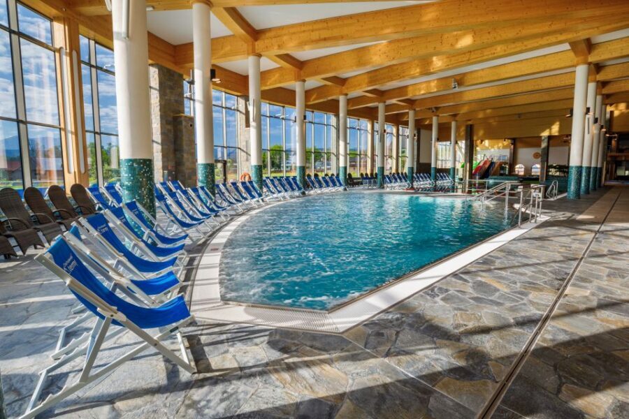 From Kraków: Tatra Mountans Ski Trip and Thermal Baths Visit - Beginner-Friendly Ski Instruction (and Why It’s Worth It)