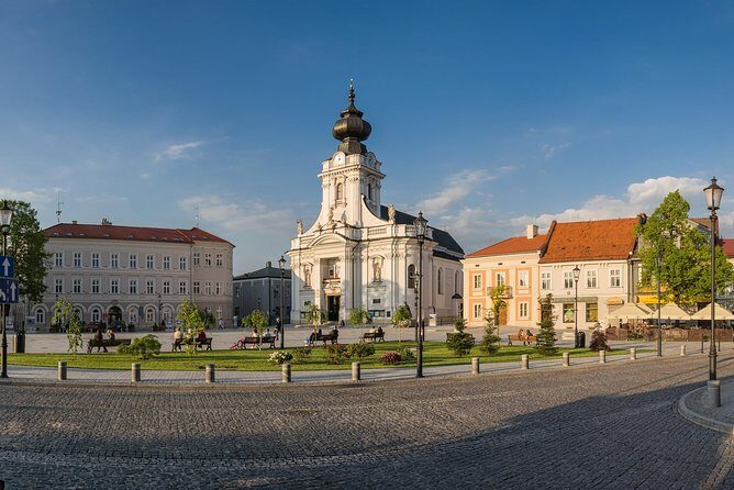 From Krakow: The Black Madonna of Czestochowa & John Paul II Family Home - A long-faith road trip from Krakow to Jasna Góra