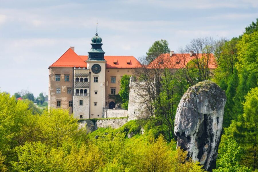 From Krakow: Trail of the Eagles’ Nests Day Tour - Pieskowa Skała Castle and Hercules Club: courtyard views plus an observation tower