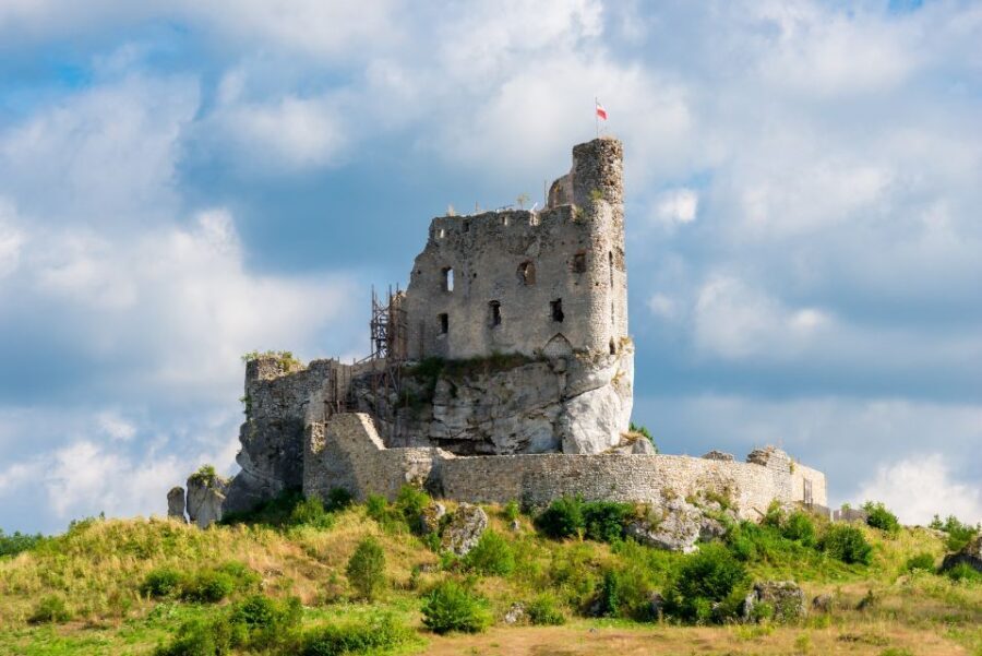 From Krakow: Trail of the Eagles’ Nests Day Tour - Korzkiew and Ojców National Park: the limestone scenery starts early