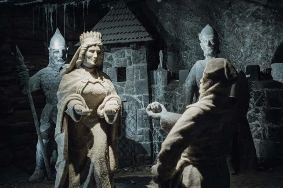 From Kraków: Wieliczka Salt Mine Tour & Fast-Track Ticket - The Kraków coach ride: 45 minutes each way that sets the tone