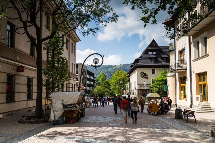 From Krakow: Zakopane Tour with Gubalowka Funicular & Museum - Gubałówka funicular: the summit views you came for