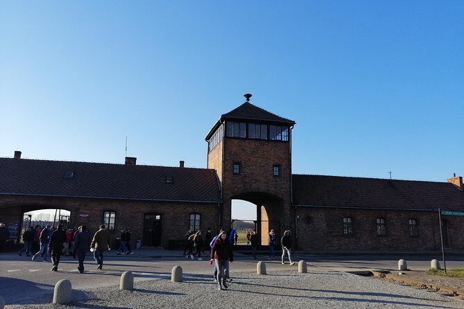 From Warsaw Auschwitz and Krakow one day tour by train with pick up and drop off - Krakow Old Town: your 3 hours are for getting your bearings