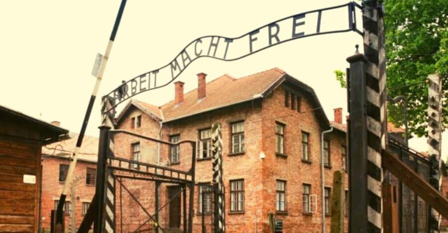 From Warsaw: Auschwitz Day Tour by Private Car with Lunch - From Warsaw to Oswiecim: how the transfer sets the tone