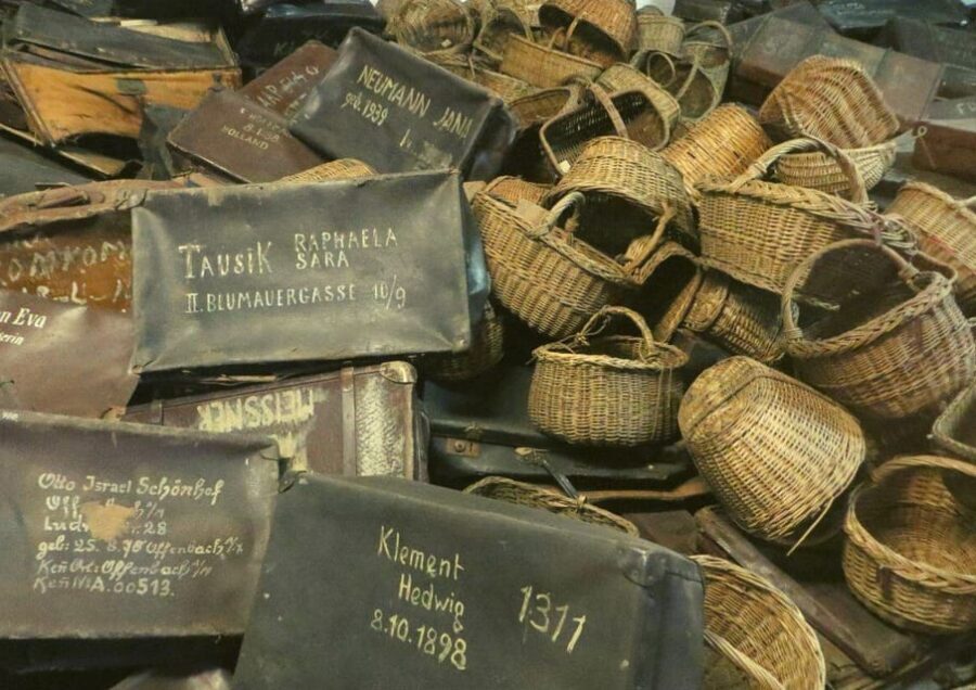From Warsaw: Auschwitz Day Tour by Private Car with Lunch - Price and value: is $422 per person worth it?