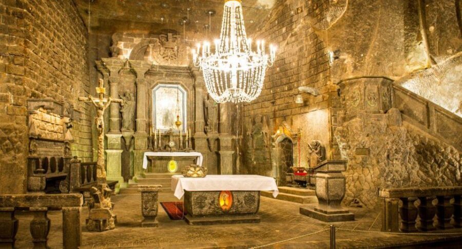 From Warsaw: Guided Tour to Wieliczka Salt Mine and Krakow - Warsaw to Krakow by train: the part that saves stress