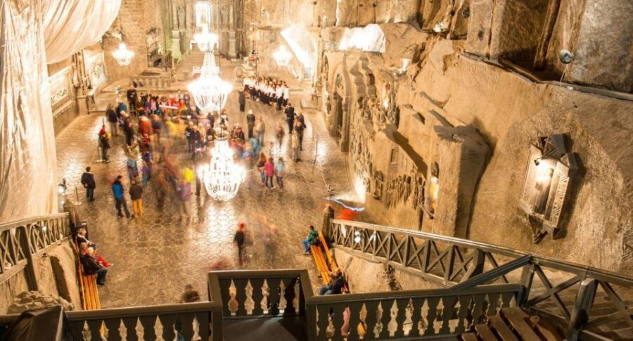 From Warsaw: Guided Tour to Wieliczka Salt Mine and Krakow - Krakow Old Town time: what you can realistically see