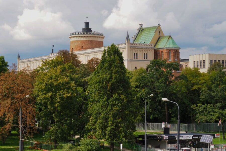 From Warsaw: Lublin and Majdanek State Museum Day Tour - Should You Book This Warsaw to Lublin and Majdanek Day Tour?
