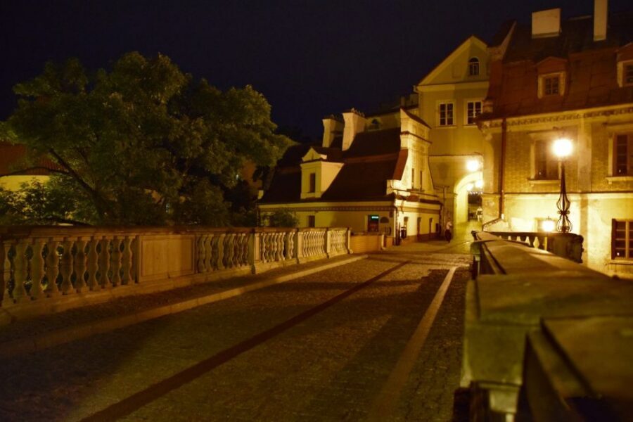 From Warsaw: Lublin and Majdanek State Museum Day Tour - The Tour Style: Guides, Tone, and How to Get the Best Experience