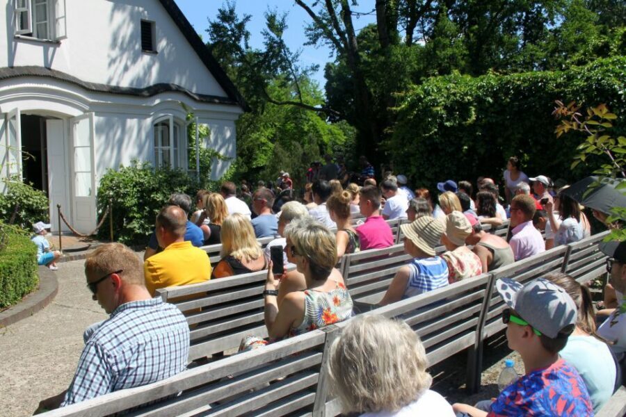 From Warsaw: Tour to Chopin's Birthplace - Żelazowa Wola - Warsaw to Chopin’s Village: The Value of a Private Mercedes Day