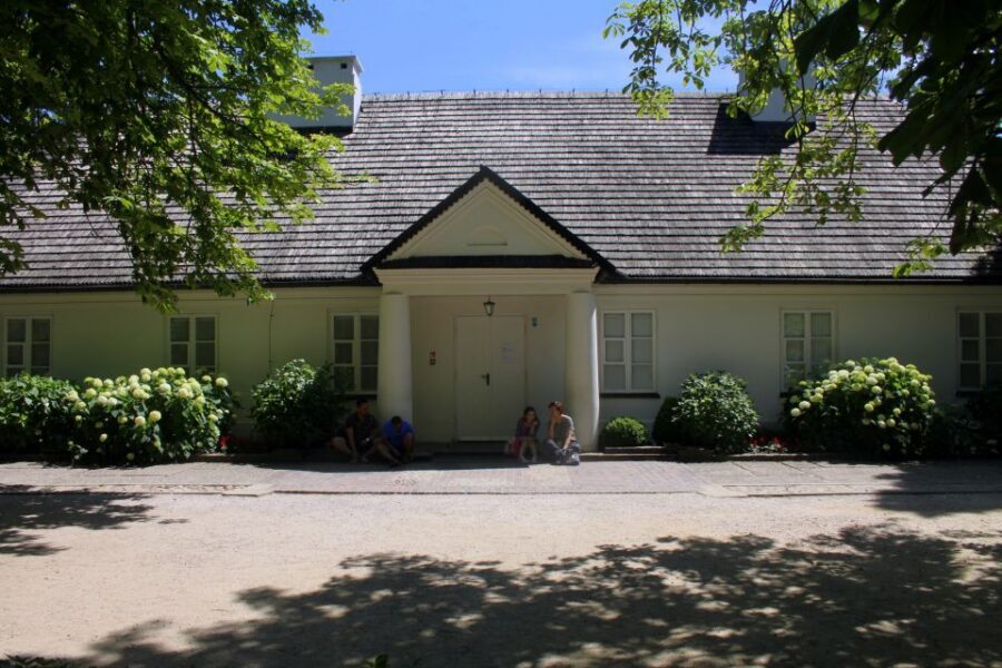 From Warsaw: Tour to Chopin's Birthplace - Żelazowa Wola - Żelazowa Wola Manor Museum: Seeing Where He Was Born