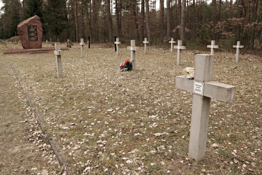 From Warsaw: Treblinka Camp 6-Hour Private Tour - Lunch With Drinks: A Necessary Break in a Heavy Day
