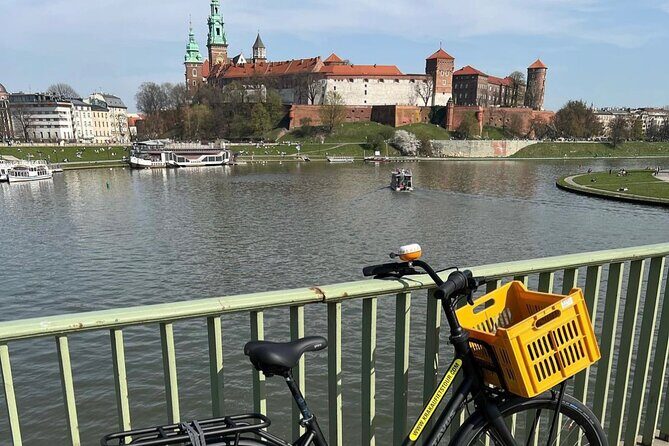 Full Bike Tour - the Old Town, Jewish Qtr & the Ghetto NEW BIKES - Kazimierz and the Jewish Quarter: Art Streets, Old Market Memories