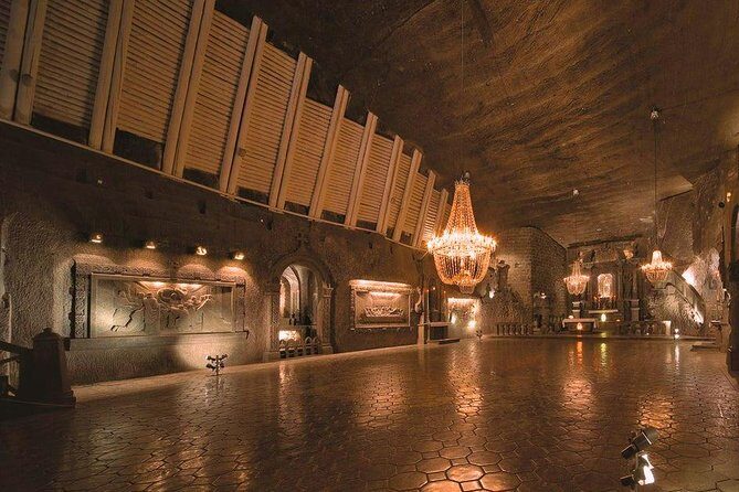 Full-Day Tour of Auschwitz and Wieliczka Salt Mine from Krakow - Value check: what you’re paying for in Auschwitz and Wieliczka