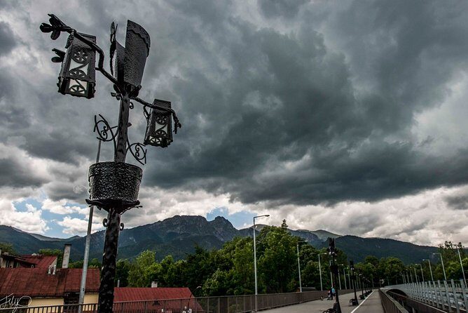 Full-Day Zakopane and Slovakia Treetop Walk From Krakow - The small extras: oscypek and why ticket handling matters