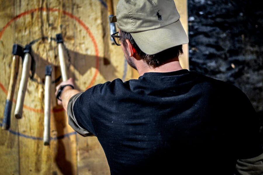 Gdańsk: 1.5-Hour Axe Throwing Experience - Learning the Throw: Technique, Targets, and Quick Feedback