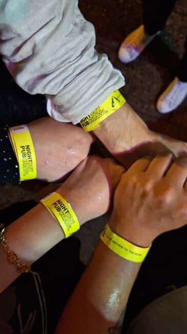 Gdansk 2026: Pub Crawl with Local Guide and Welcome Shots - Photographer on the Night: How to Handle the Inevitable Pictures