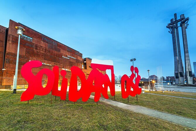 Gdansk European Solidarity Centre Guided Tour - Weather and minimum-group realities