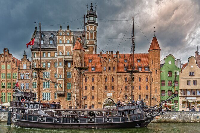 Gdansk Food and Sightseeing Tour with Bart - A PRL-style pub on Kuśnierska: vodka, history, and Solidarity context