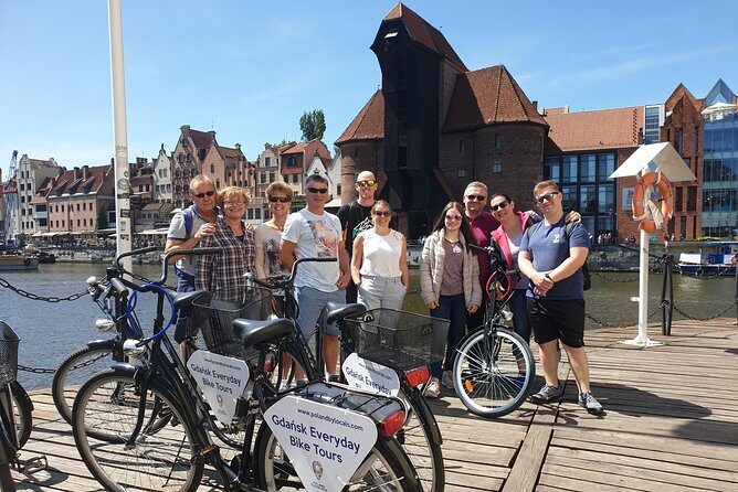 Gdansk Highlights Bicycle Tour - Starting point and what the ride feels like (10:00 am and small-group energy)