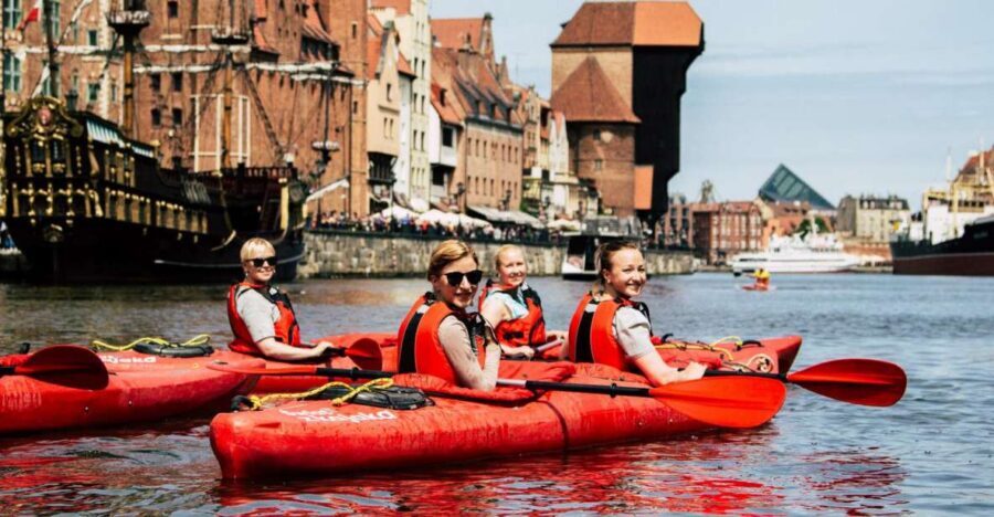 Gdańsk: Islands and Canals Private Kayak Tour - Weather, clothes, and staying sane during rain or shine