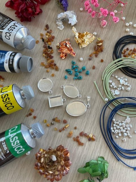 Gdansk: Jewelry Making Workshop with Amber - Arriving 10 Minutes Early and Setting Yourself Up to Create